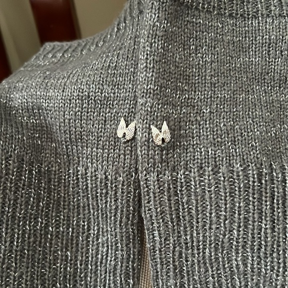 VS long knit gloves fingerless gray w/silver thread NWOT Embellished w/VS wings - Picture 3 of 6